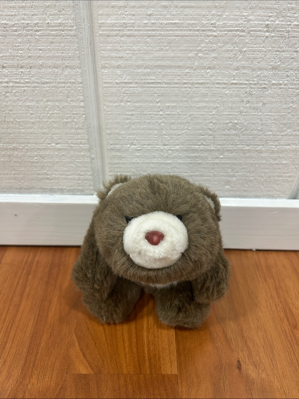 Vintage 1980s Gund Snuffles Bear 6" Brown Plush Teddy Looking Up